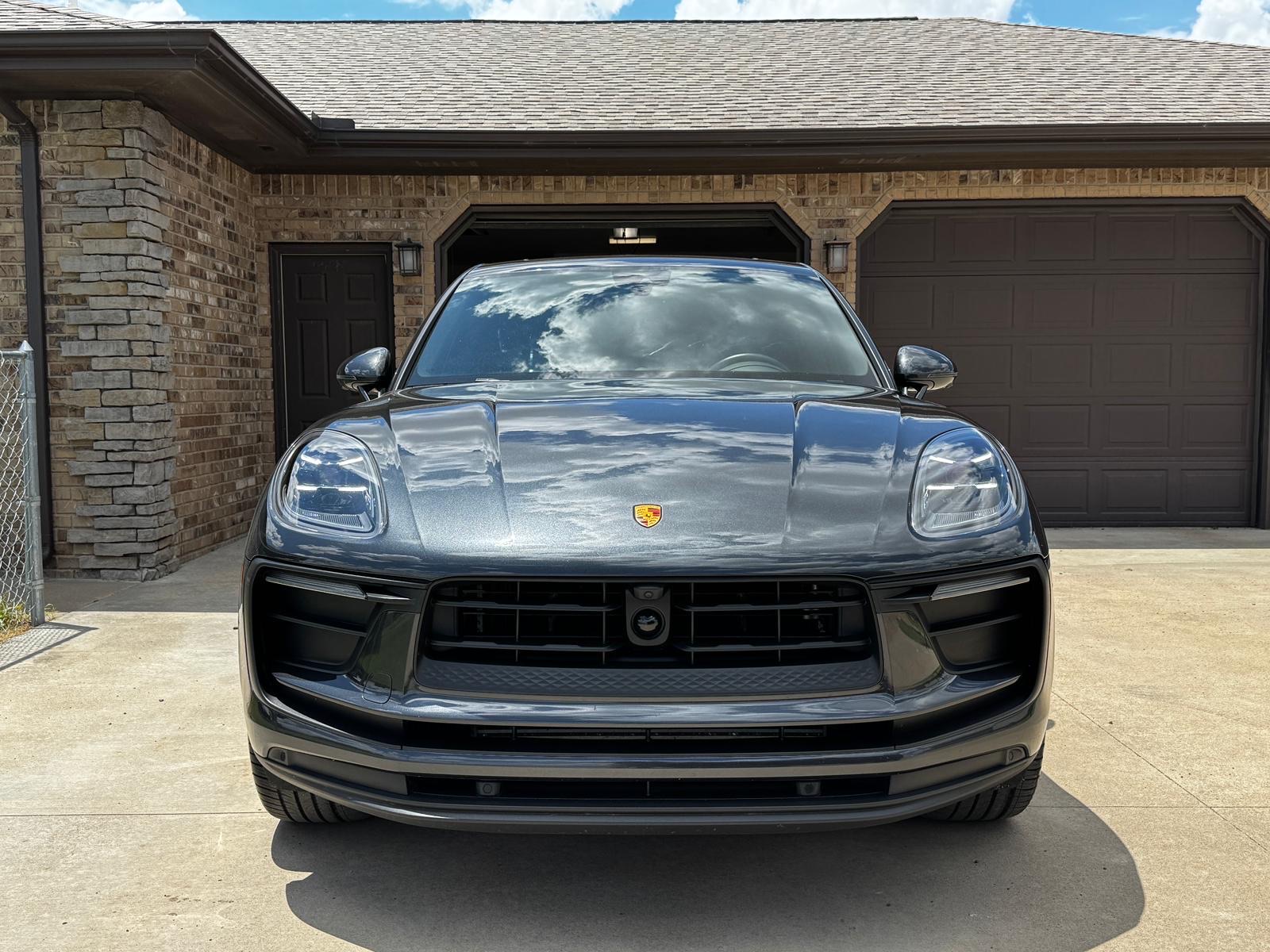 Porsche Macan, front, freshly detailed